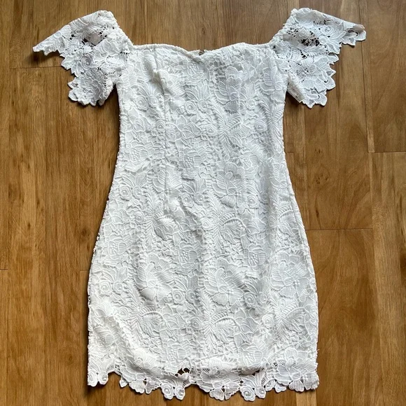 NWT GUESS off-shoulder dress - size 2 - Picture 2 of 16